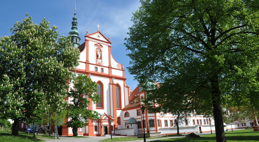 Hier sehen Sie die Klosterkirche im Klosterkomplex St. Marienstern